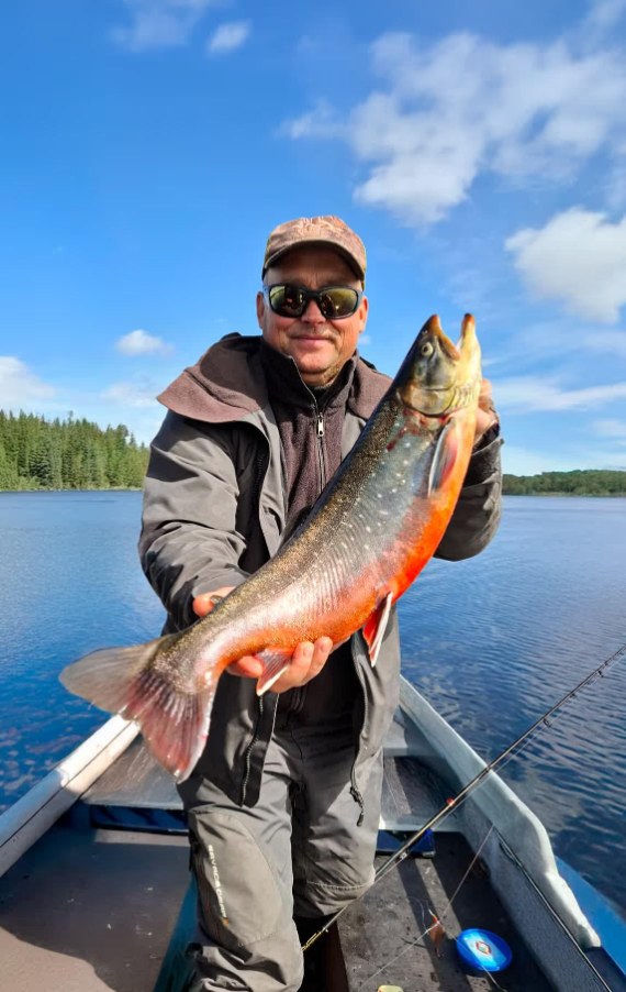 Röding fångad hos Lapla Fishing, svenska Lappland